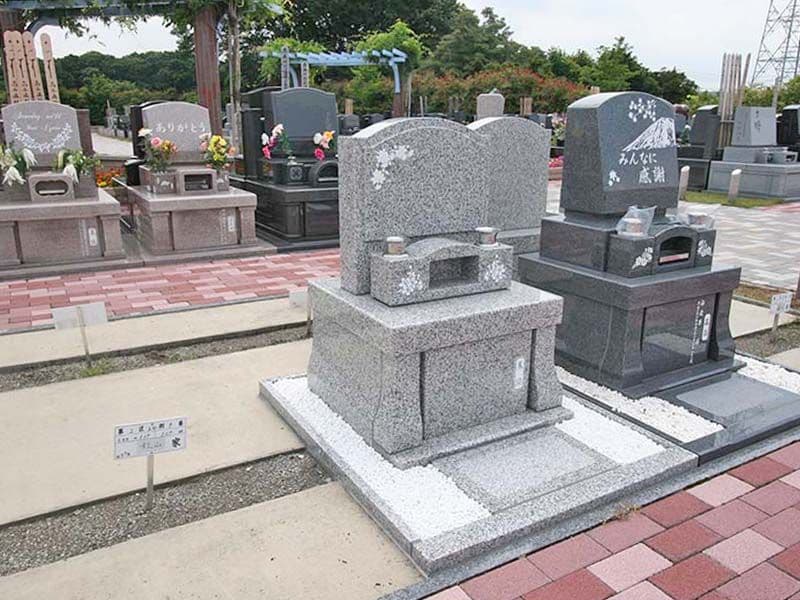 むさしの聖地 永久の郷　色々なデザインの洋風墓石