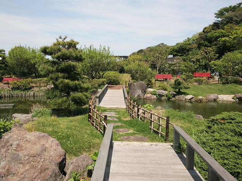 三浦霊園　日本庭園風の庭園墓地
