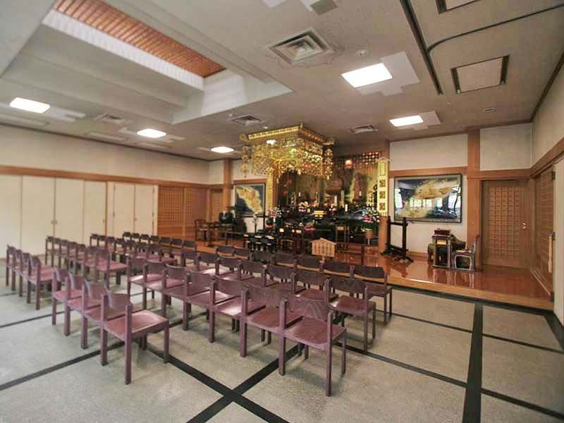 三浦霊園　礼拝堂内観