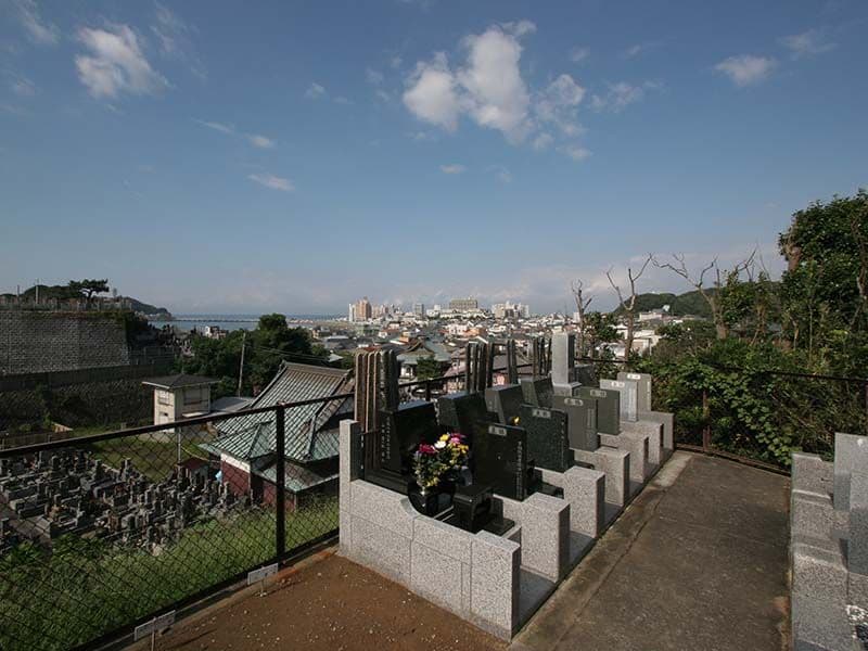 鎌倉富士見墓苑　高台にあり見晴らしの良い墓域