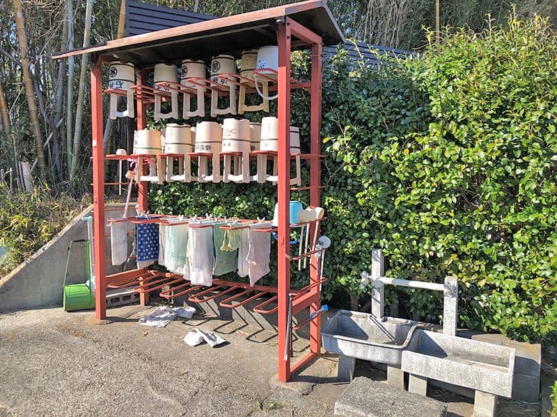 橘聖地第二霊園　緑に囲まれた水場