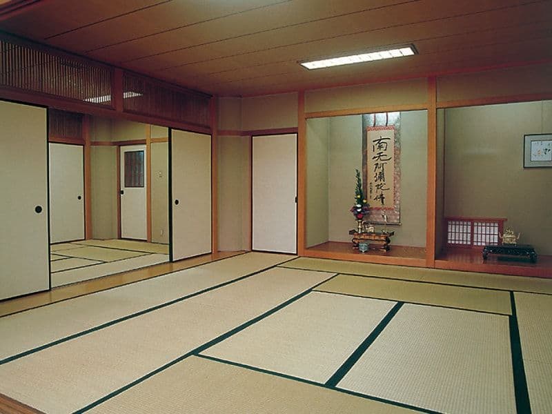 ひばりが丘浄苑の寺院内