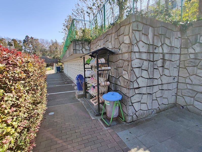 横浜セントヒル霊園 手桶置き場・ゴミ箱