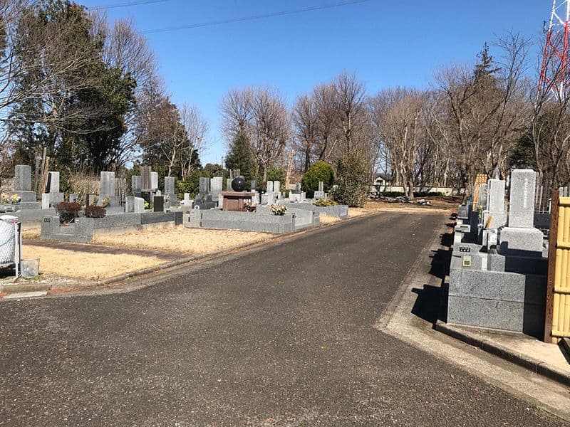 八千代島田台霊園 歩きやすいバリアフリーの参道