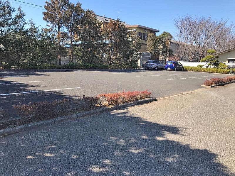 八千代島田台霊園 広々とした駐車場