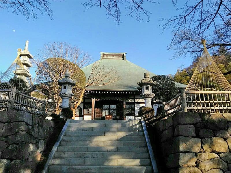 つつじ霊園　高台にある霊園