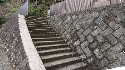 中屋谷第2墓園の敷地内階段