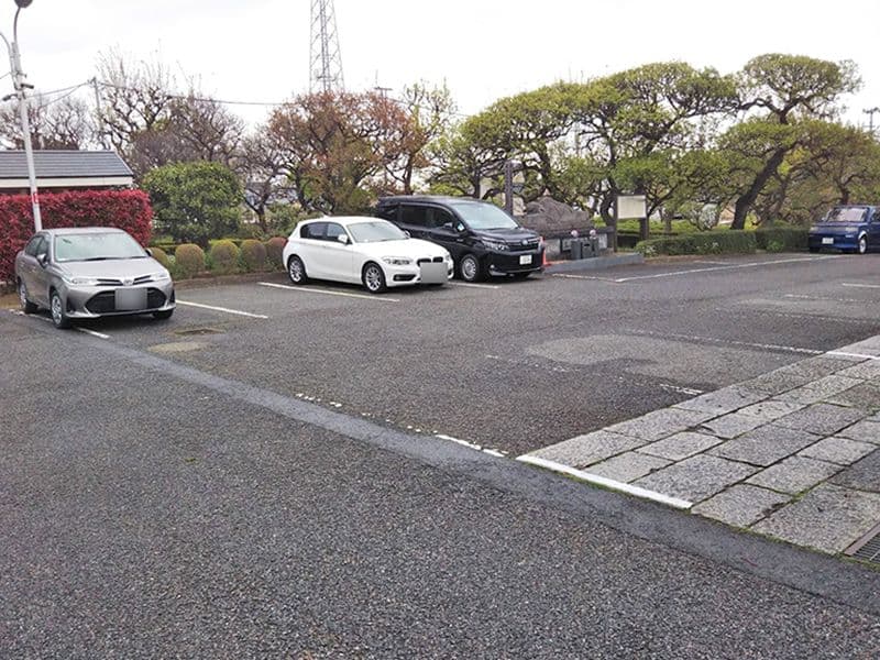 まどかの杜永代供養墓　専用駐車場完備