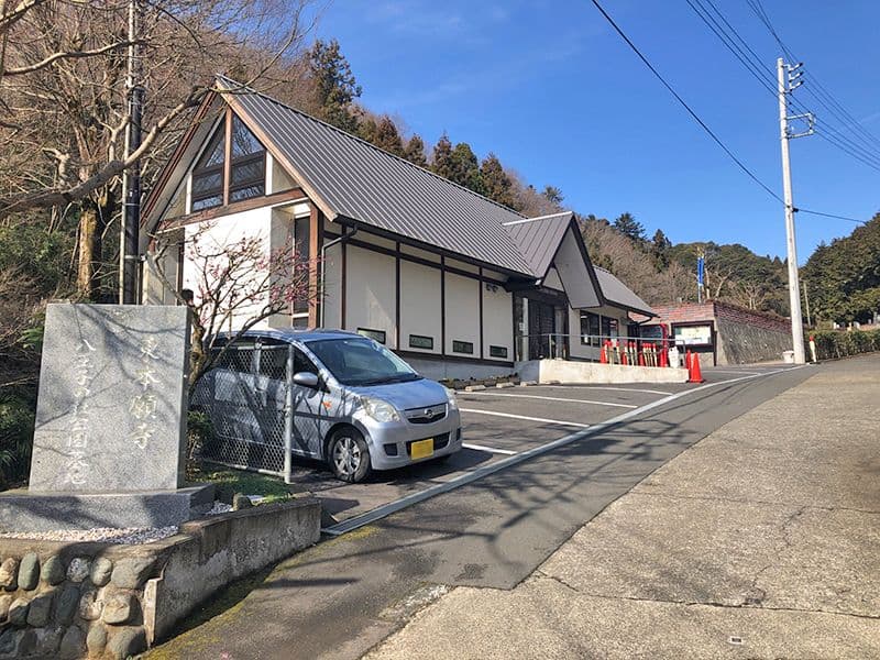 八王子の杜公園墓地　整備された駐車場