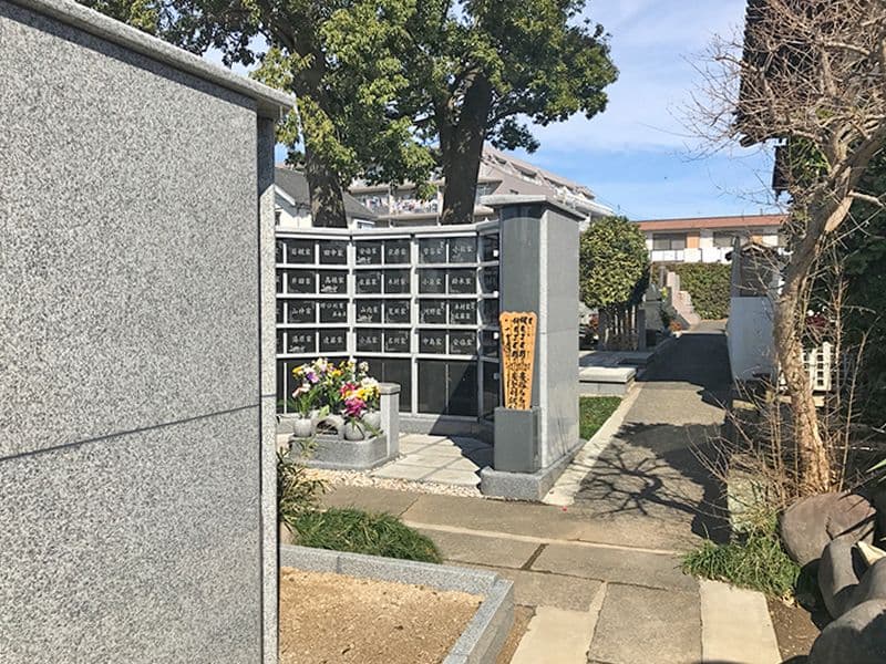 越谷樹木葬墓地　屋外納骨スペース