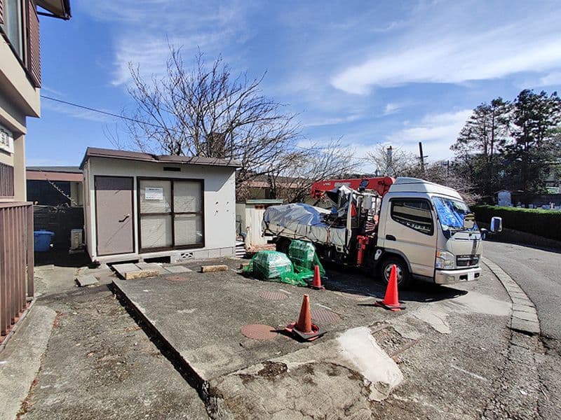 材木座霊園　数台の駐車可能スペース