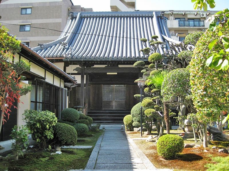 専稱寺墓所