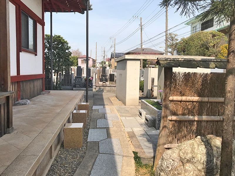 古川浄苑　石畳みの参道