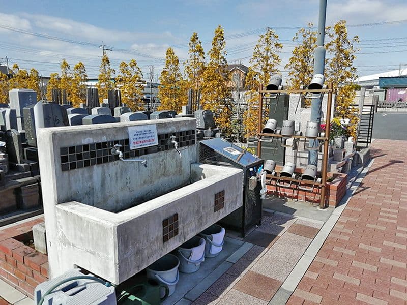 三郷中央聖地　お墓掃除に便利な水場