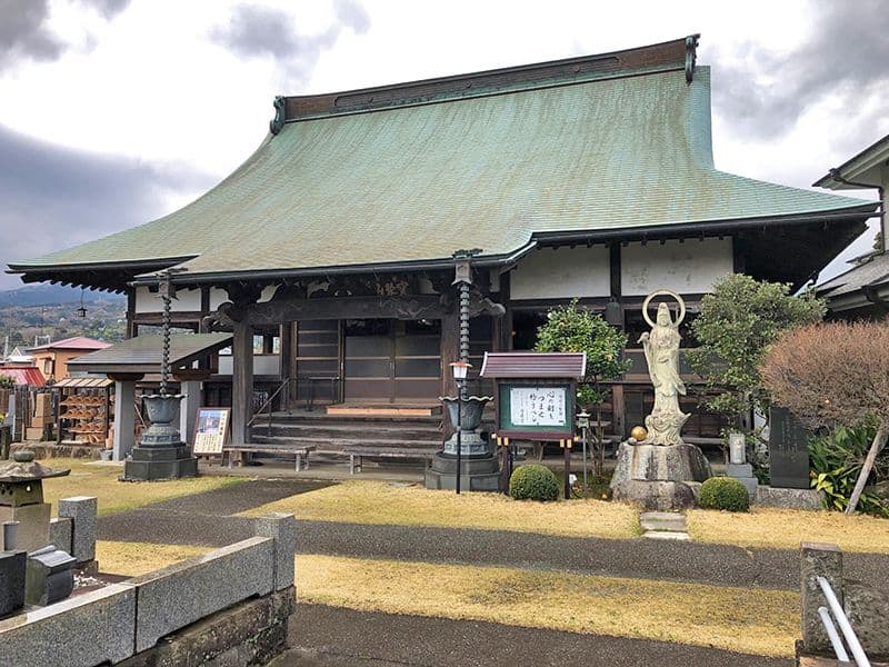 大久寺　厳かな本堂