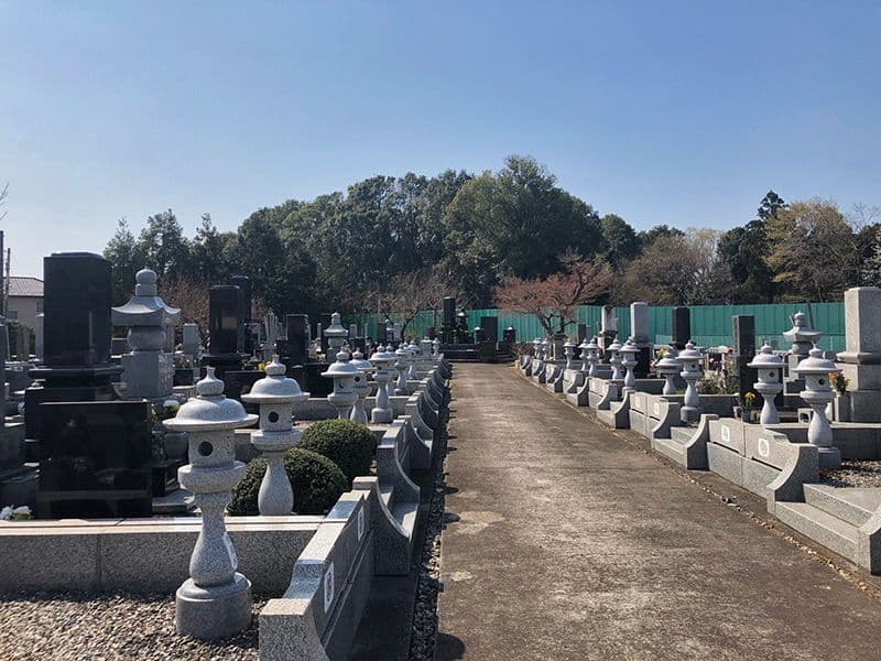 米本聖地霊園　和型墓石