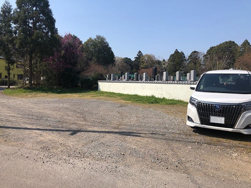 米本聖地霊園　駐車スペース
