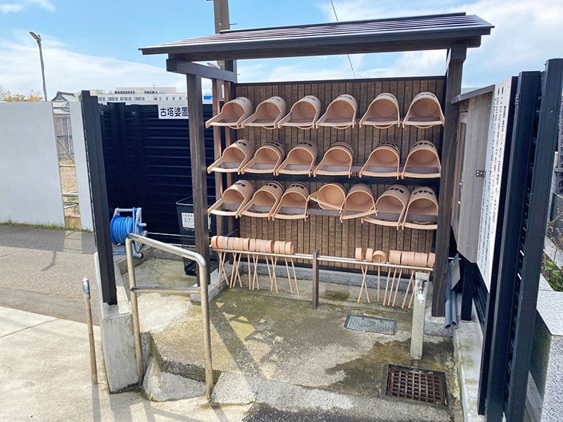 鵠沼共同墓地　道具置き場と水場
