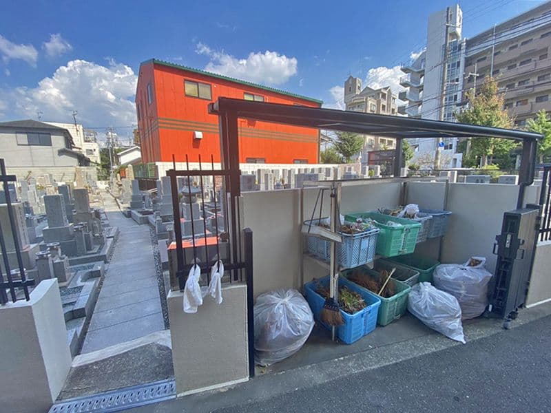 川辺共同墓地　ゴミ捨て場