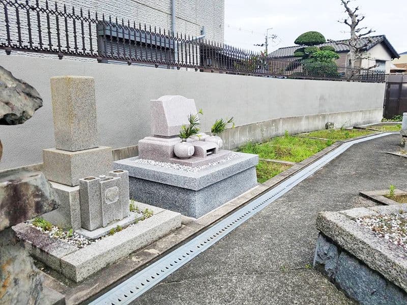三ヶ字共有墓地