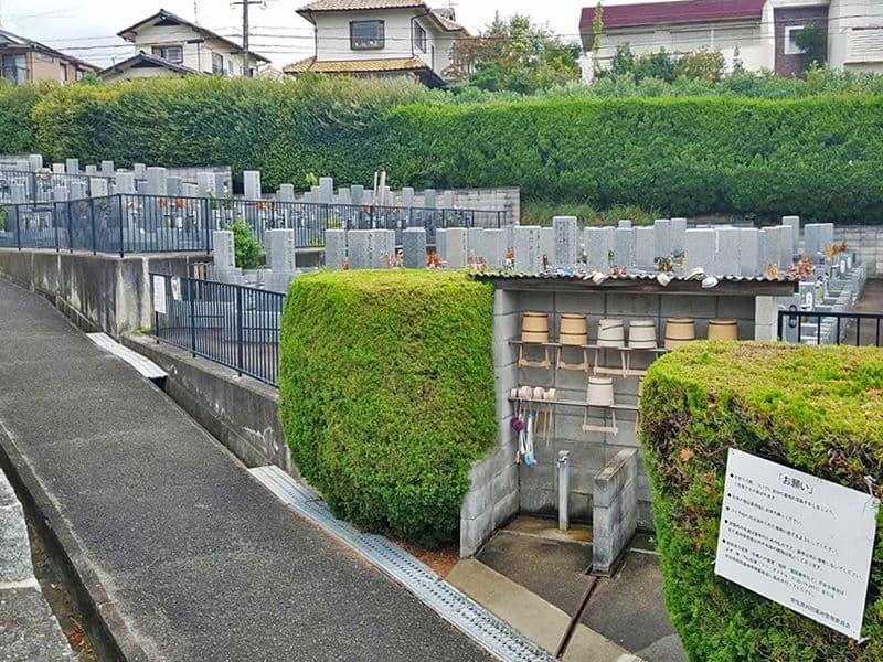 奈佐原共同墓地
