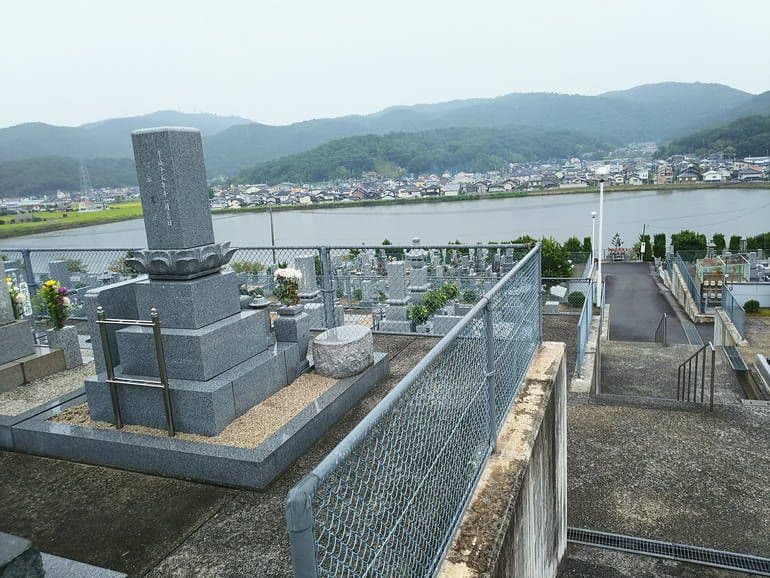 津高レイクサイド墓苑
