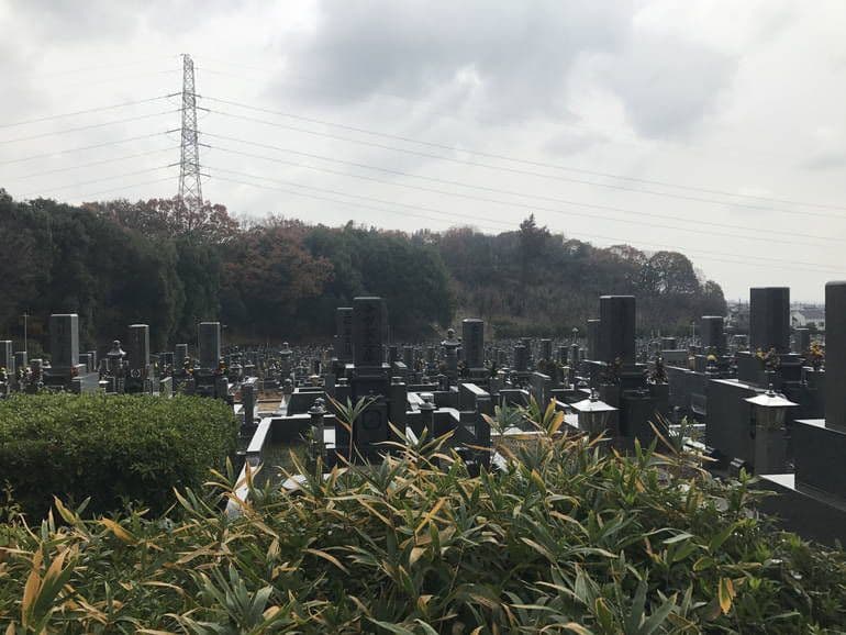 大阪狭山市営 西山霊園　自然に囲まれた園内