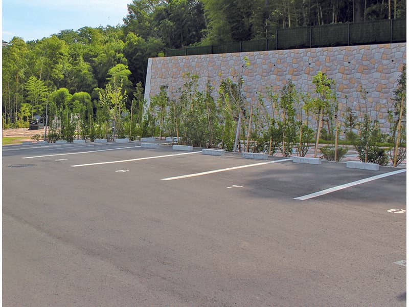 都筑まどか霊園　駐車スペース