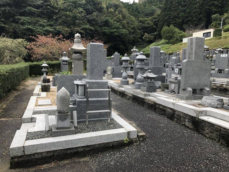 東窟寺霊園