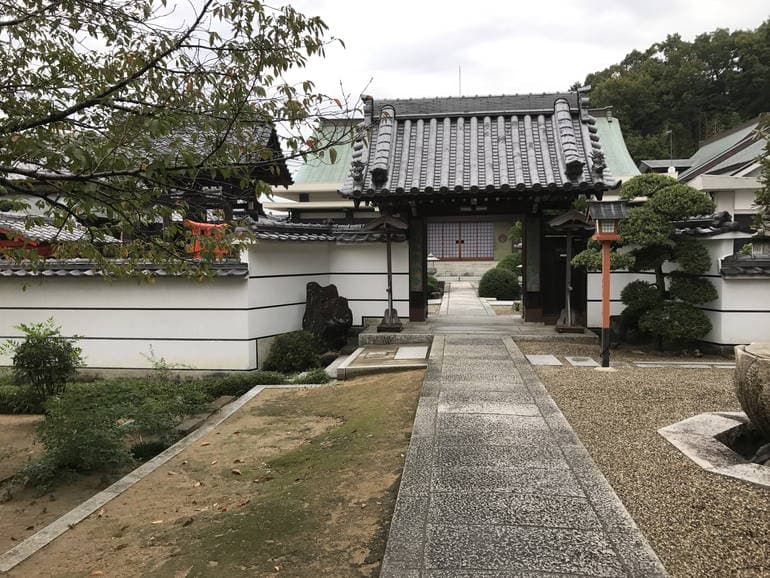 覚照山 慶明寺