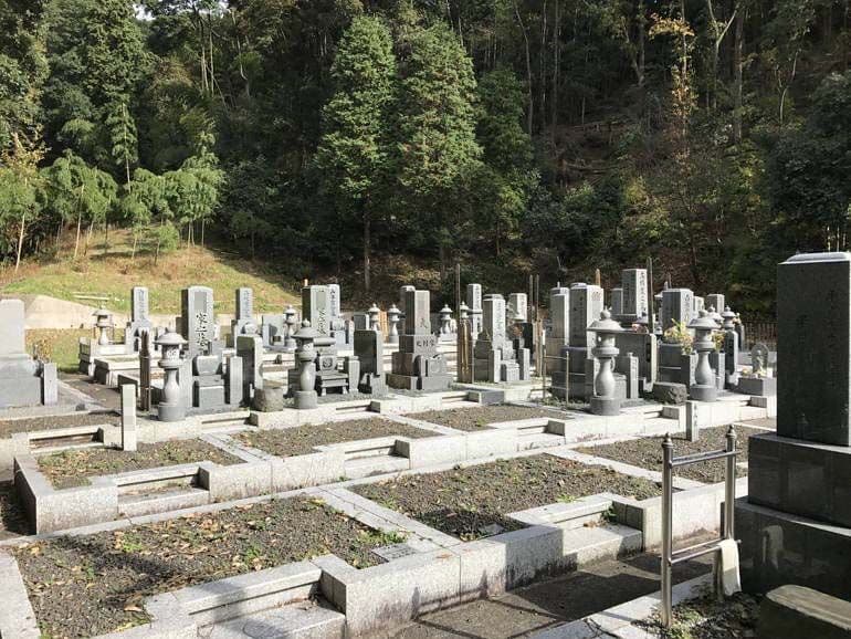 本告寺霊園