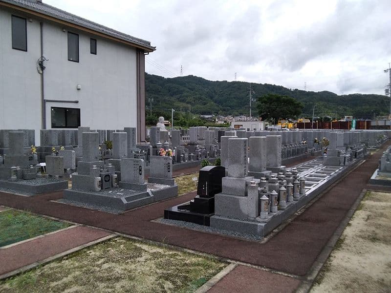 章園寺霊園