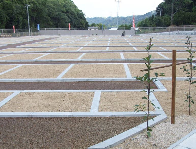 オアシス霊園 滝