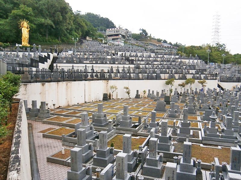 信貴山 大窪寺霊苑