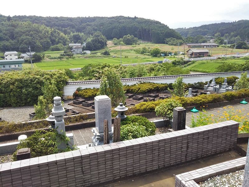 鳩山春秋の里霊園