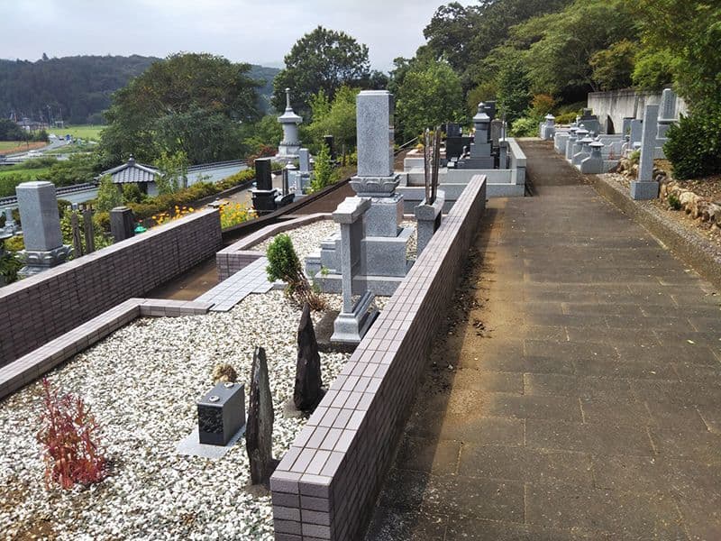 鳩山春秋の里霊園
