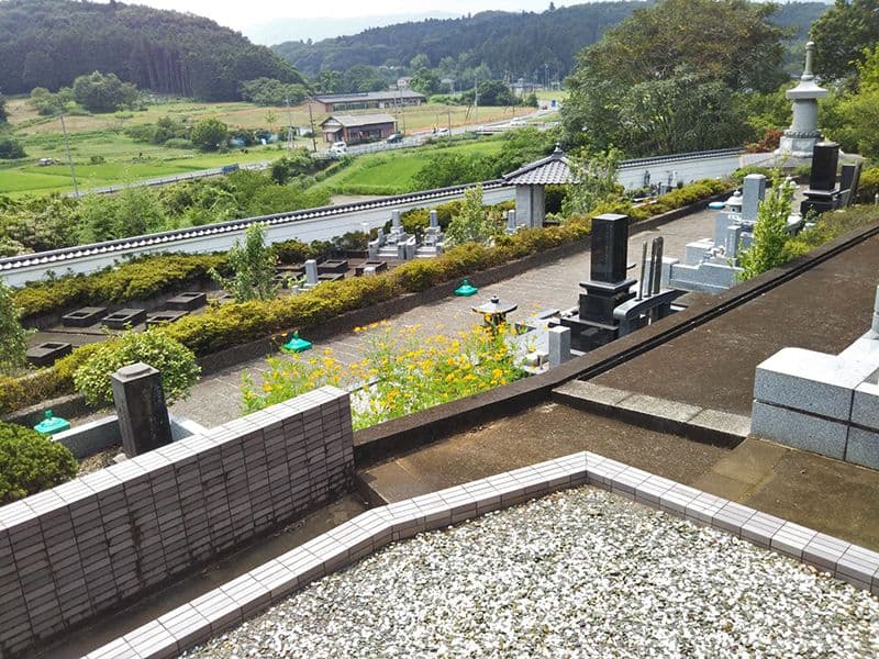 鳩山春秋の里霊園