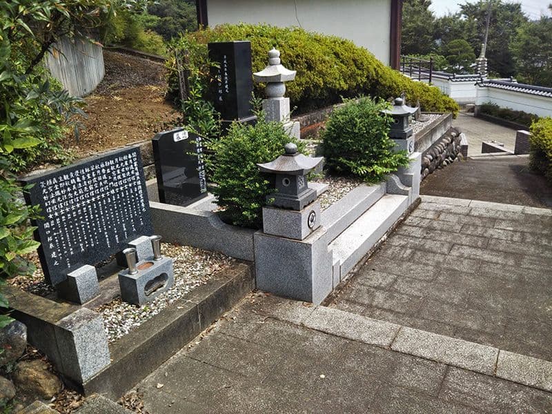 鳩山春秋の里霊園