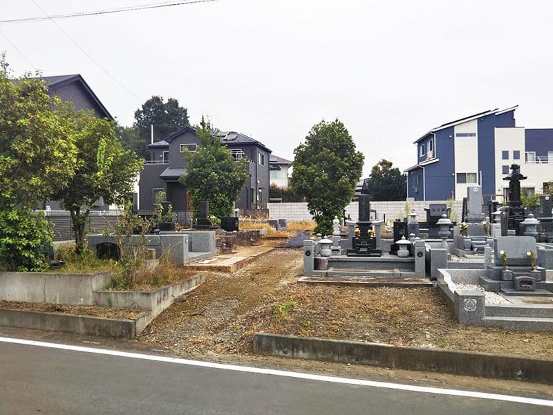 北峰墓地