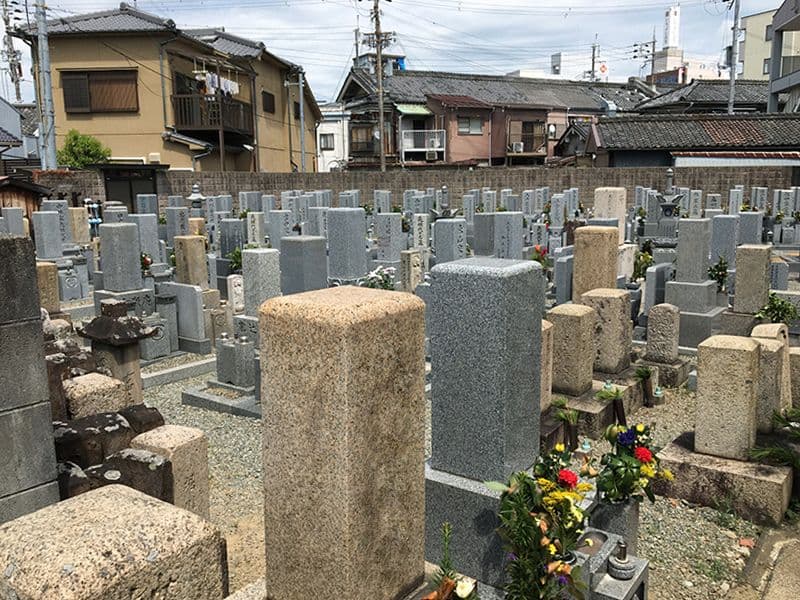 本昌寺墓地