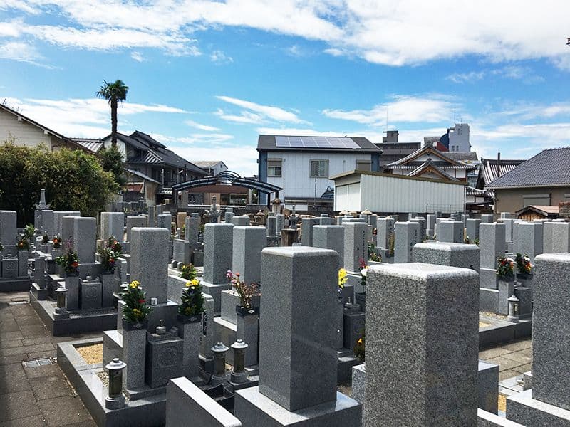 本昌寺墓地