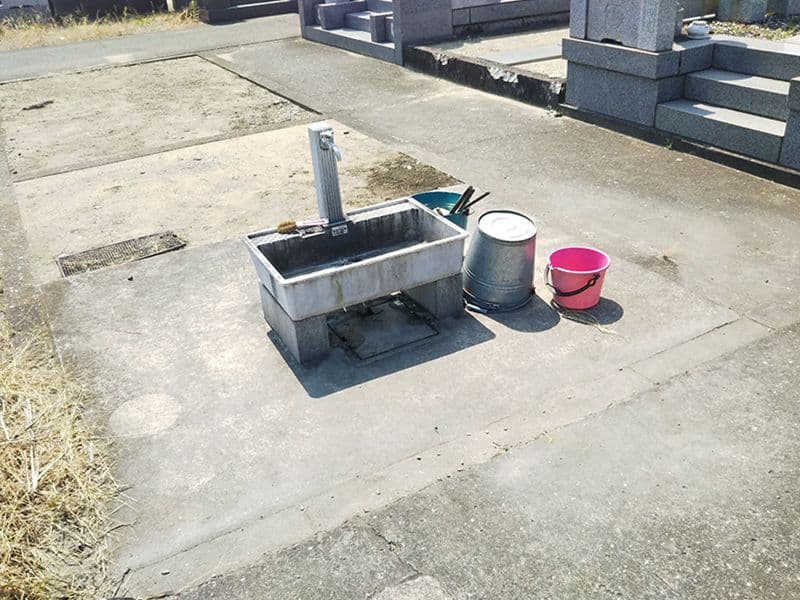 鳴子墓地