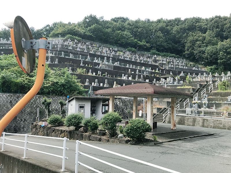 日吉台墓地