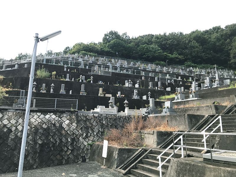 日吉台墓地