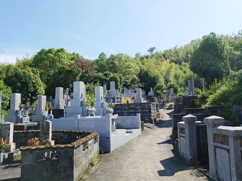 岩脇霊園