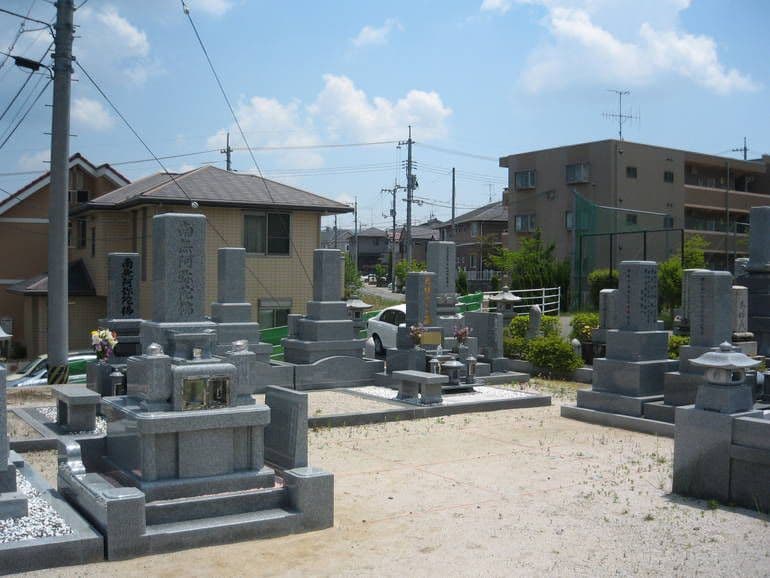 蓮花寺墓苑