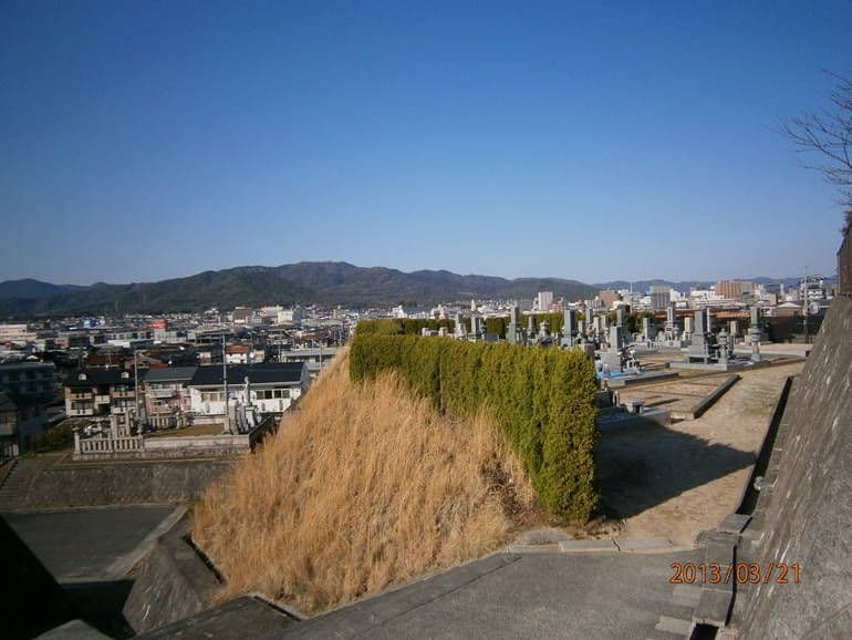 蓮花寺墓苑