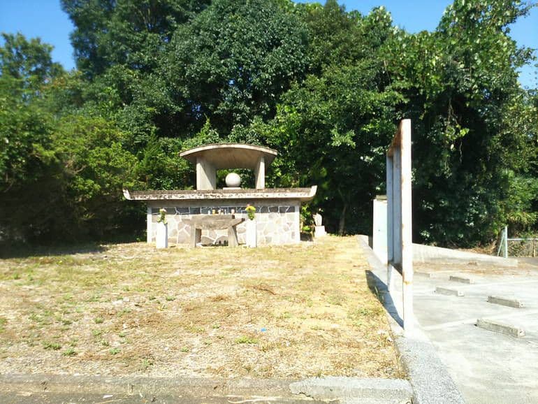 津山市営 八出墓地