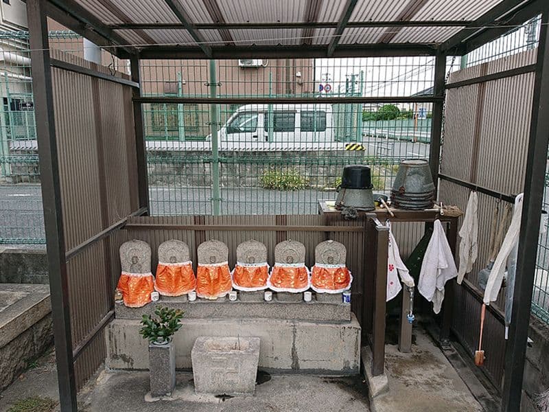 巽東墓地