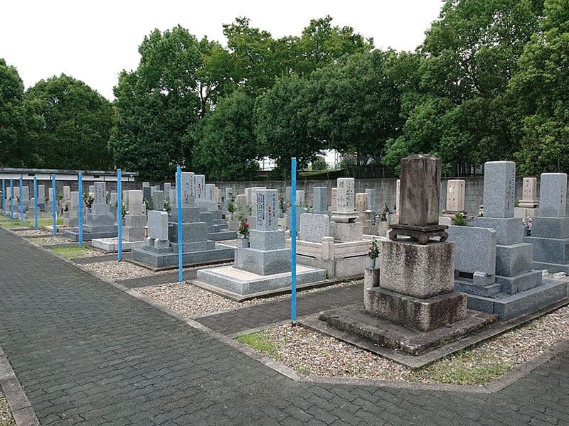 巽東墓地
